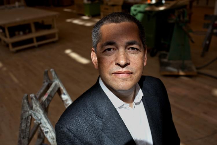 Fifleri. »(Jeg har)  modtaget orientering om, at en række programmer produceret i DR Nyheder havde en officiel pris overfor DR Medier og resten af DR, samt en uofficiel pris som kun var kendt i DR Nyheder«, skriver Plummer i en mail til Berlingske Medias koncernchef. 