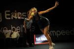 ÆG. Caroline Wozniacki delte æg ud til sin italienske modstander i kvartfinalen i  Farum. 