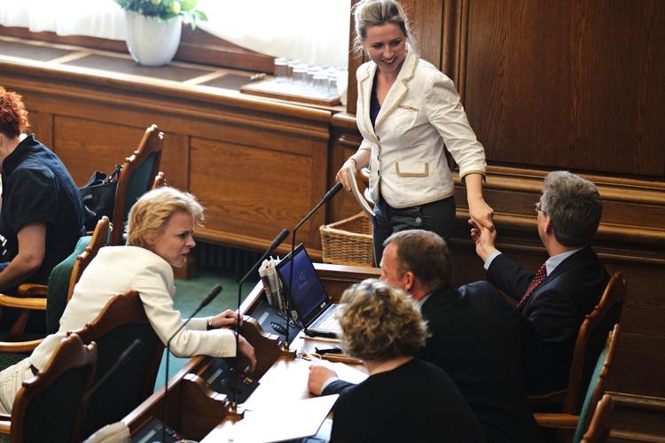 Stilstand. Danmark kræver ligesom andre lande, at EU's CO2-mål i 2020 skal hæves til 30 procents reduktion. Men det kræver konkrete handlinger. 