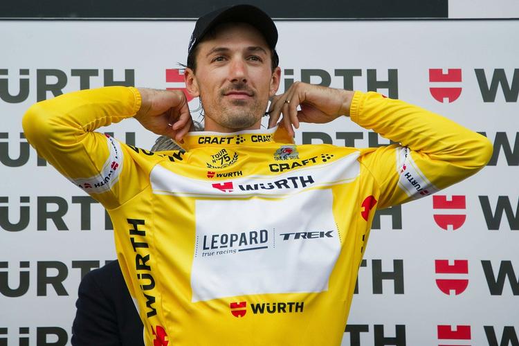 Førende. Efter sin overbevisende sejr på gårsdagens 7,3 km lange enkeltstart venter der den firedobbelte verdensmester i tempodisciplinen Fabian Cancellara en barsk opgave i den gule førertrøje. 