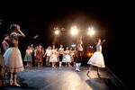 Washington. Den Kongelige Ballets USA-turné begyndte 24. maj og slutter 19. juni. Her øver Alban Lendorf, Amy Watson og resten af truppen fremkaldelse på 'Napoli' før premieren fredag aften. 