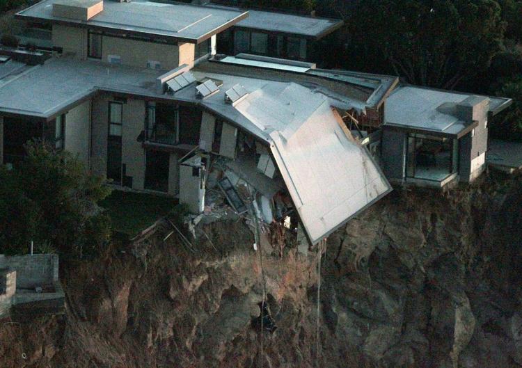 Skælv. Beboerne i Christchurch var hurtige til at forlade deres hjem, da rystelserne begyndte. Ellers kunne det være gået meget værre. 