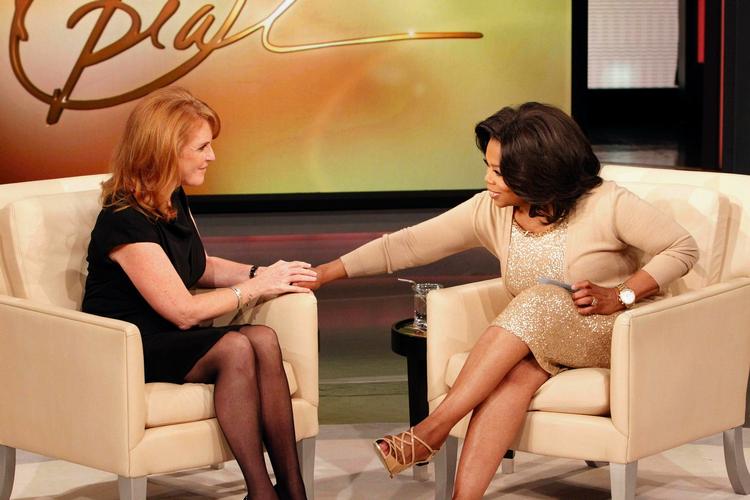 Trøst. Sidste år var Sarah Ferguson gæst i Oprah Winfreys talkshow. Nu har de to kvinder fundet sammen igen. 