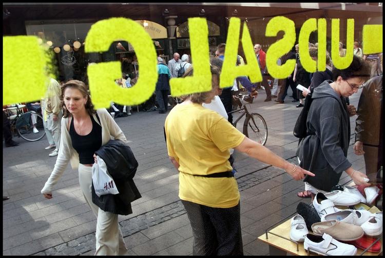 Udsalgsfeber. Udsalget er startet tidligere i år, end det plejer, og flere butikker er allerede begyndt at sælge ud af tilbudsvarerne - eller begynder indenfor de næste par uger. Arkivfoto. 