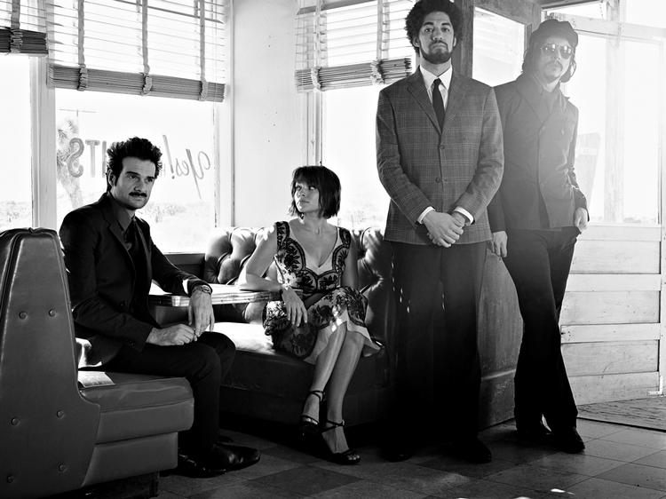 Spaghettipop. Filmkomponisten Danielle Luppi, pop-fuglen Norah Jones, producer Danger Mouse og evigt cool Jack White har sammen skabt et pompøst popalbum i ånden fra italienske film. 