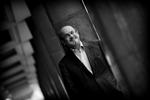 tv-serie. Ifølge Salman Rushdie besidder tv-serien de samme kunstneriske potentialer som den store litterære roman. De potentialer skal Rushdie nu selv finde frem, når han skal skrive serien 'The Next People'. 
