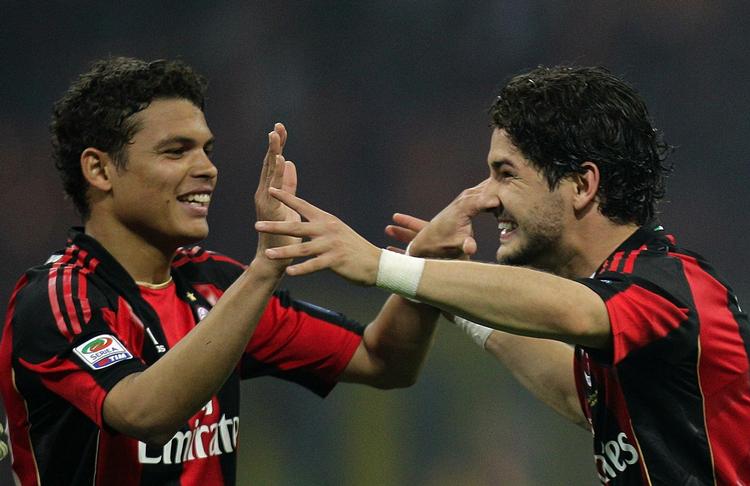 forsvarsforstærkning. AC Milans forsvarsspiller Thiago Silva (venstre) rygtes på vej til FC Barcelona. 