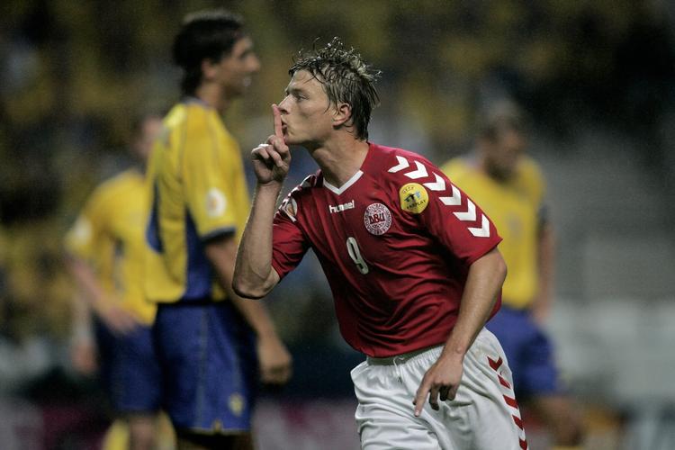 cheftræner. Jon Dahl Tomasson var en farlig afslutter for det danske landshold. Nu fortsætter han på trænervejen. 