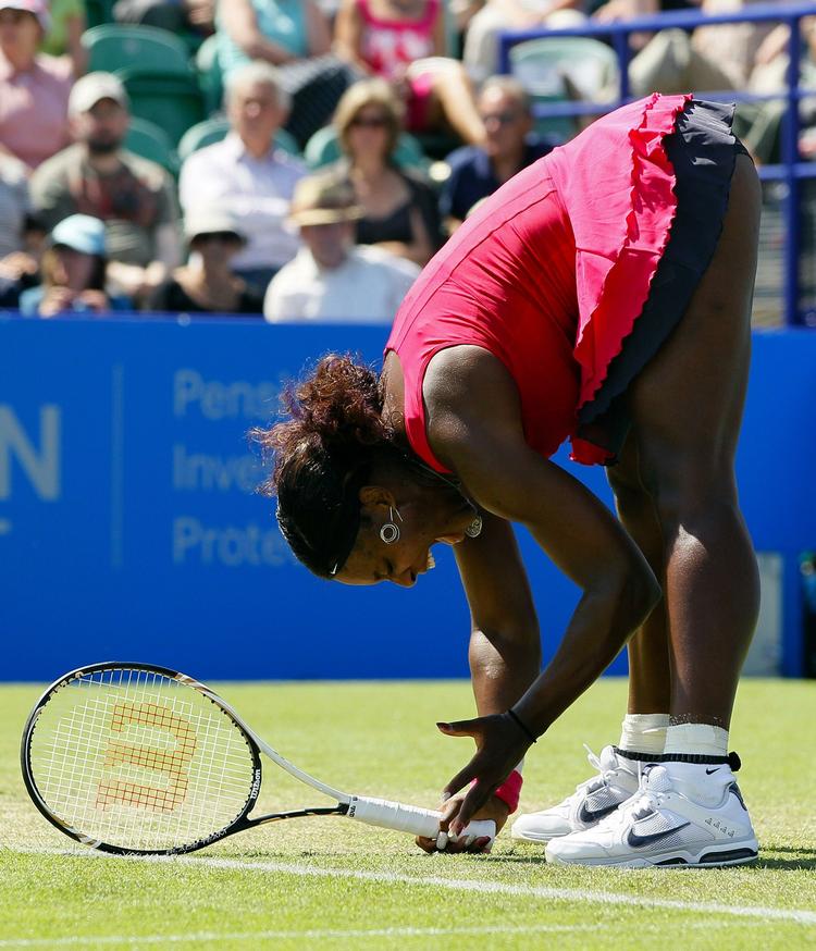 overseedet. Et års pause har sendt Serena Williams ned på verdensranglisten, men arrangørerne har løftet den forsvarende Wimbledonmester i seedningen. 
