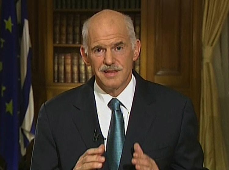 Tale. »I morgen vil jeg danne en ny regering og vil omgående bede om en tillidsafstemning i parlamentet«, siger Papandreou i en tv-transmitteret tale 