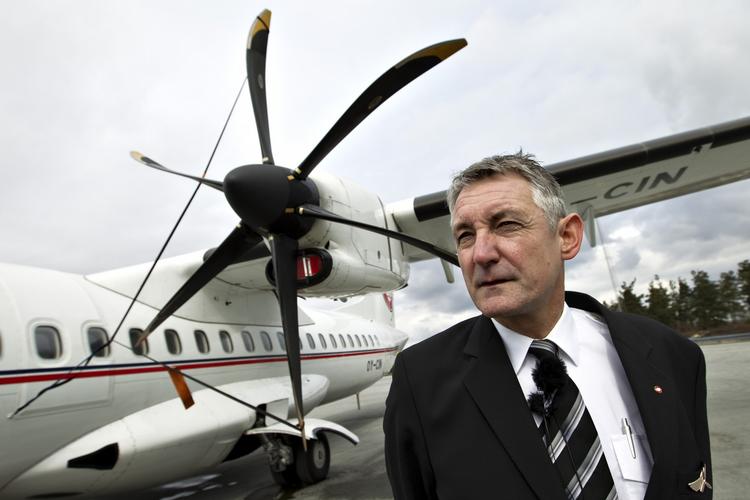 Flyvning. Kaptajn Jørgen Nielsen og de øvrige kolleger hos Cimber Sterling får formentlig snart ny - østeuropæisk - ejer. 