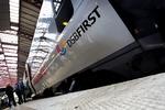 Farefuldt. Revisionsselskabet KPMG afslører i en rapport, at DSBFirst kun kan overleve med svensk sponsorstøtte. Og selv med støtten vil risikoen for nedsmeltning være stor. 