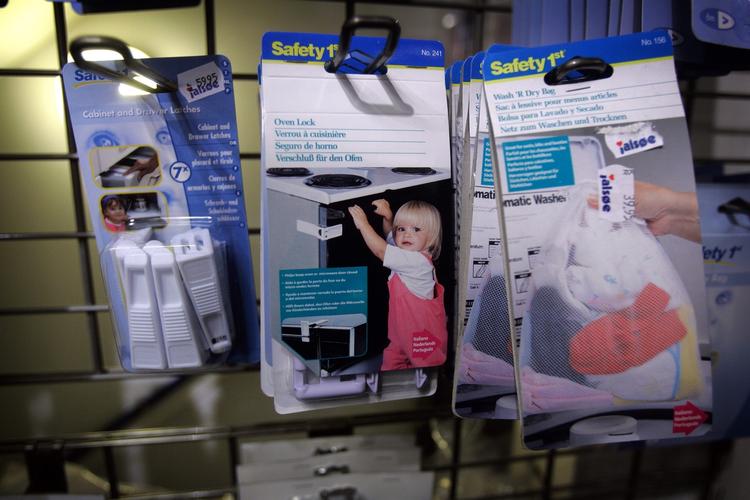 Det engelske forbrugermagasin Which! har regnet ud, at nybagte forældre kan spare 2.000 kroner på at undlade at købe de mest unyttige ting til babyen. 