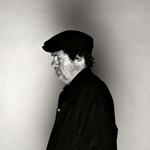 Klassiker. Der udkommer for tiden mange »her-og-nu-krimier, der ender i et ukendt sommerhus«, siger Politikens krimianmelder Bo Tao Michaëlis. Han mener, at mængden af krimier for tiden indebærer, at »genren udhuler sig selv og sine signifikante litterære kvaliteter. Men hvem er jeg til at sige det,  hvis man har nogle gode timer med en flad svensk krimi?«, siger han. 