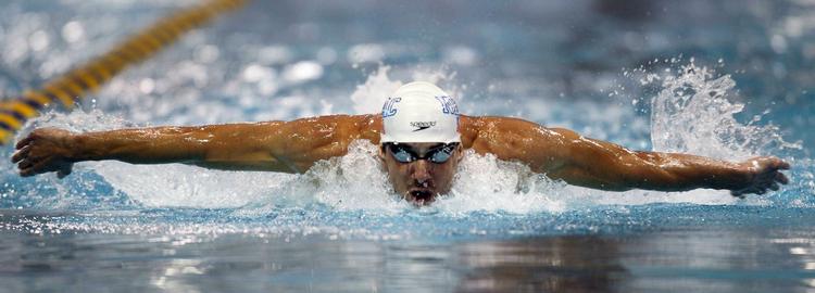 kraft. Michael Phelps har stadig en imponerende rækkevidde, når han pløjer gennem bassinet. 