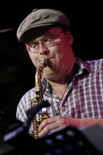 Overskyggede. De danske medspillere overskyggede næsten koryfæet Peter Erskine under fredagens koncert. Blandt andet spillede Benjamin Koppel (billedet) fænomenalt. 