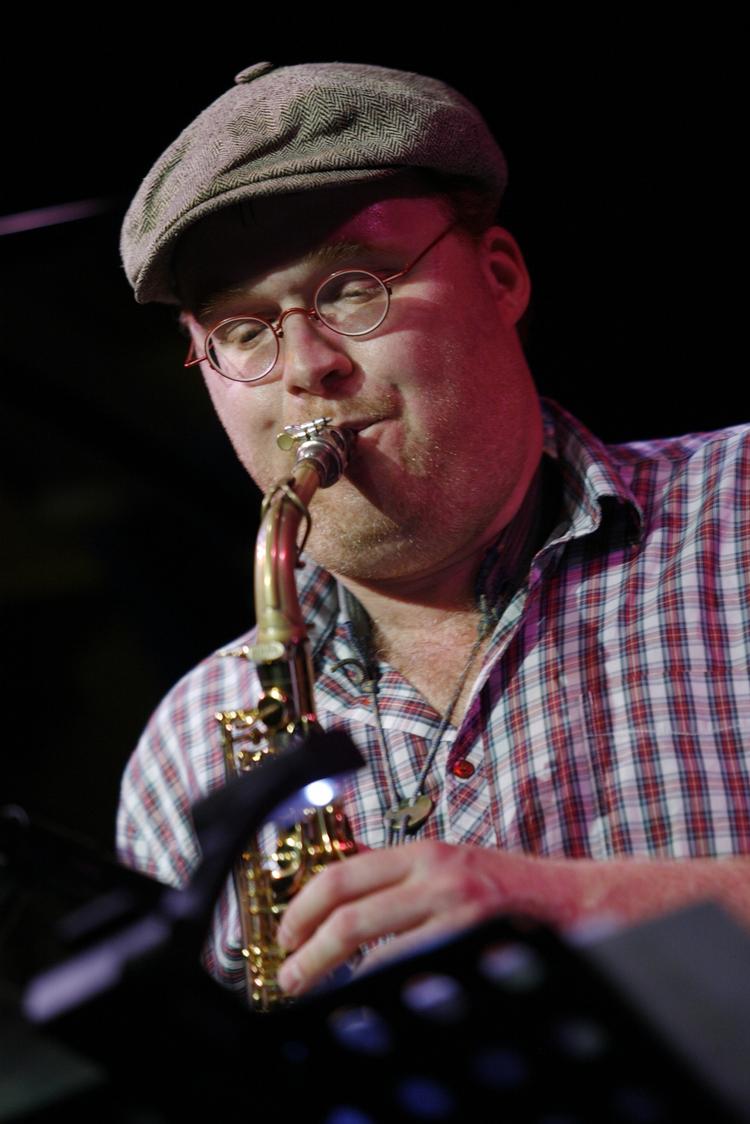 Overskyggede. De danske medspillere overskyggede næsten koryfæet Peter Erskine under fredagens koncert. Blandt andet spillede Benjamin Koppel (billedet) fænomenalt. 