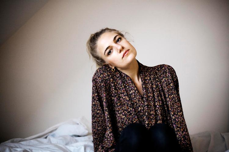 cellist. Cæcilie Trier, 28 år, cellist, keyboardspiller og sanger i bl.a. bandet Chimes &amp; Bells anbefaler koncerter. 