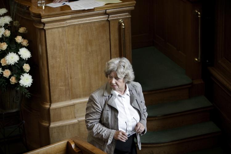 Kritisk. Birthe Rønn Hornbech (V) kræver et kontant juridisk svar fra Lars Barfoed. 