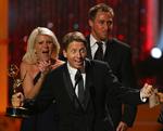 Prisvinder. Holdet bag sæbeoperaen Glamour kunne søndag nat glæde sig over endnu en Emmy. 