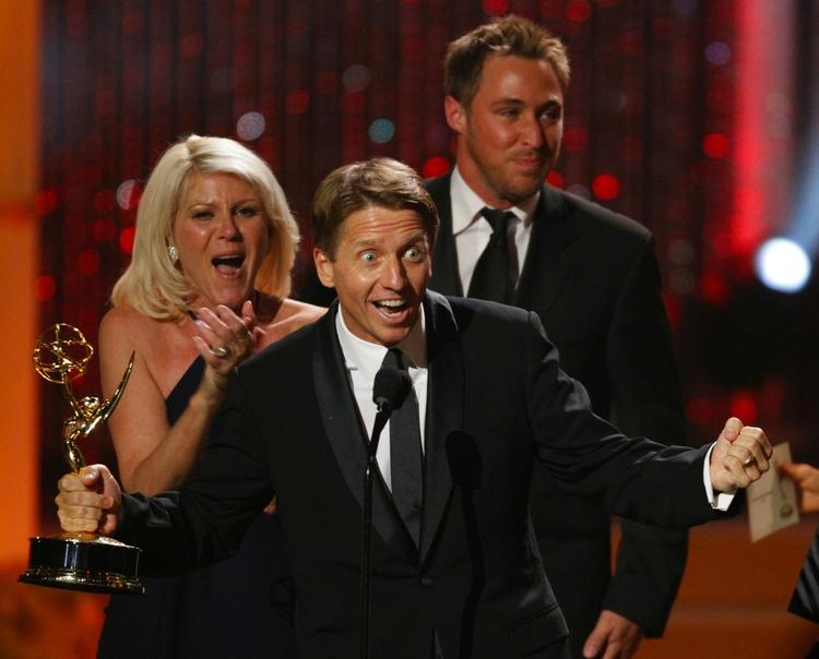 Prisvinder. Holdet bag sæbeoperaen Glamour kunne søndag nat glæde sig over endnu en Emmy. 