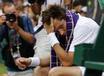 udkørt. Nicolas Mahut fra Frankrig er helt kørt ned under kampen mod John Isner sidste år. Og efter Wimbledon fik franskmanden en længere depression. 