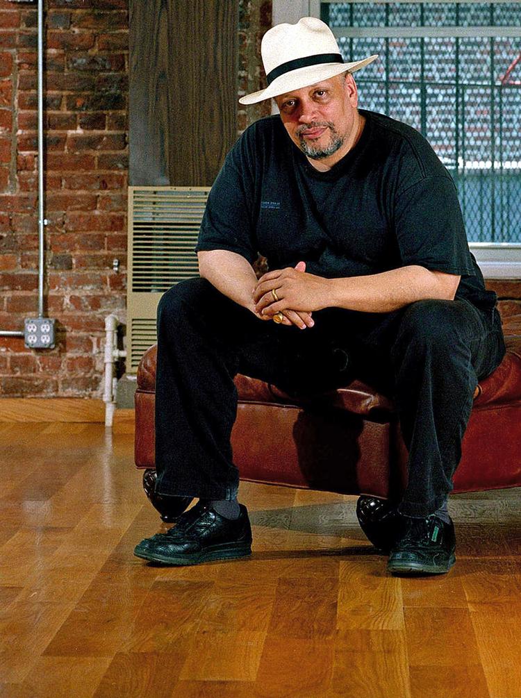 hovedperson. Walter Mosley præsenterer i 'New York Karma' en klassisk detektiv. Ham gider man godt være i selskab med. 