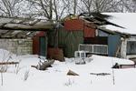Svigt. Det var her i ejendommen på Holtevej 195 ved Serritslev i Nordjylland, at en stor flok sammenbragte børn blev mishandlet og udsat for vanrøgt i den såkaldte Brønderslevsag. 