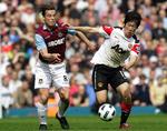 sommerkamp. West Hams Scott Parker (tv) blev sidste sæson valgt til årets spiller i England. Og siden klubbens nedrykning har mange klubber forsøgt at skrive kontrakt med midtbanemanden. 
