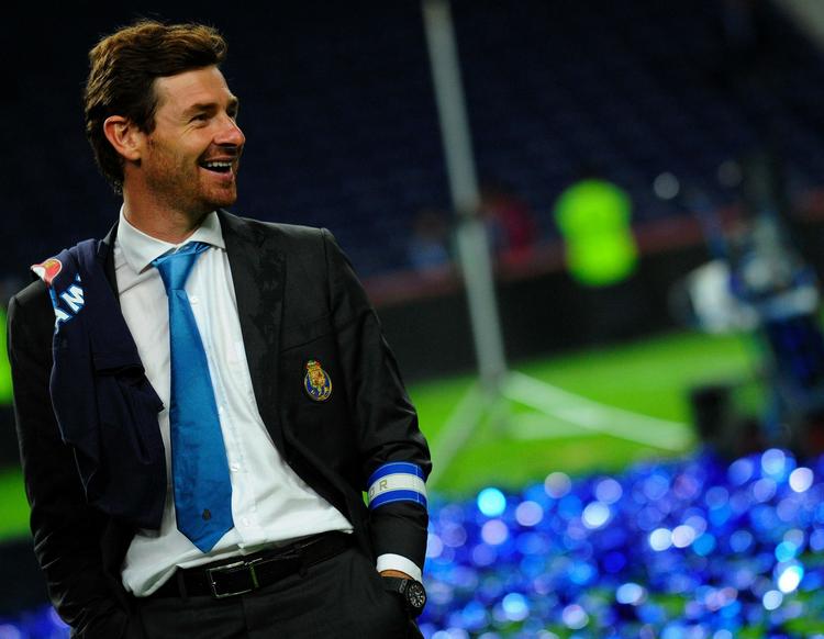 opsigelse. Andre Villas-Boas nyder øjeblikket, da FC Porto hjemtager Europa League-trofæet i maj. 