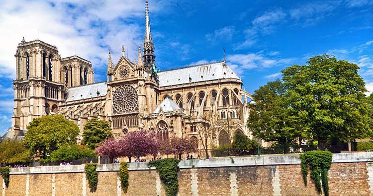 GRATIS. Notre Dame er blandt de seværdigheder, der er et besøg værd. 