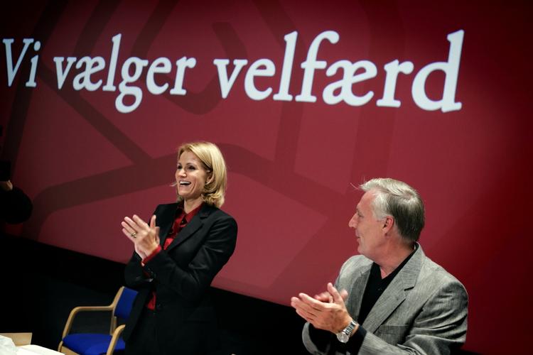 Afvisning. Socialdemokraternes Integrationsordfører Henrik Dam Kristensen (th.) er rykket ud i et forsvar for sin partiformand. 