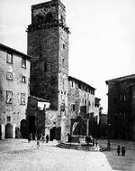 POTENTBY. Den toscanske by med de mange tårne, San Gimignano, trak turister også på Forsters tid. Arkivfoto: Alinari Archives-Brogi Archive, Florence