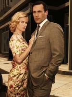 Draper. Jon Hamm (her med January Jones ved sin side) gør god fyldest i jakkesættet  i den populære tv-serie 'Mad Men'. 