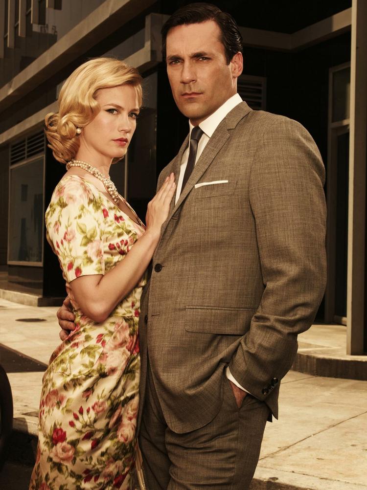 Draper. Jon Hamm (her med January Jones ved sin side) gør god fyldest i jakkesættet  i den populære tv-serie 'Mad Men'. 