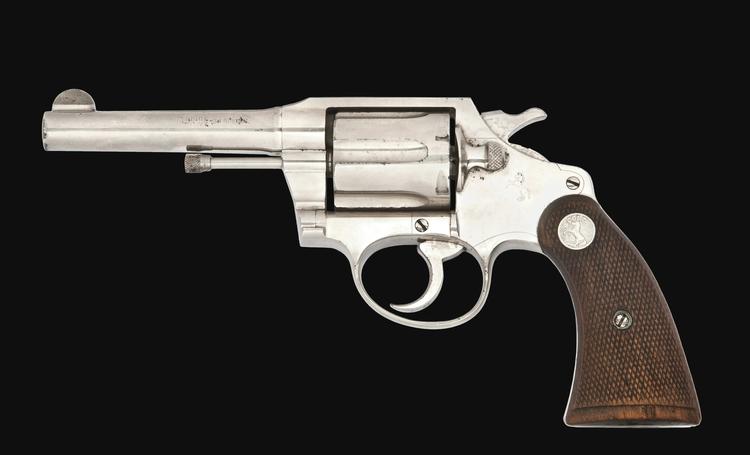 Gangstergun. Capones colt .38 er et brugt håndvåben, men ingen kan sige til præcis hvad. I eftermiddag blev revolveren solgt for 560.000 kr. på auktion i London. 