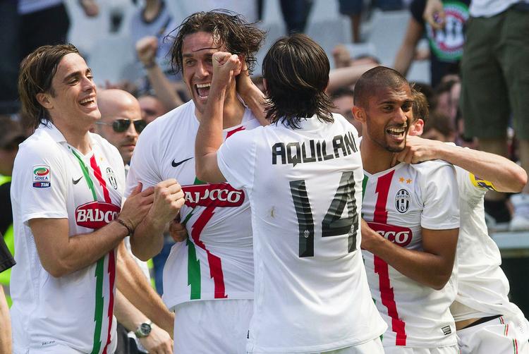kontrakter. Alessandro Matri (venstre) fejrer en scoring sammen med holdkammerater i Juventus. Angriberen er en af fire lejsvende, som Torino-klubben har skrevet en permanent kontrakt med. 