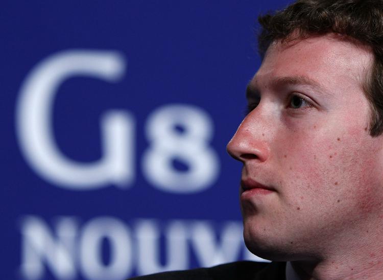 forlig. Facebook-stifter Mark Zuckerberg slipper for en tur i Højesteret. Tre sagsøgere har accepteret forlig på godt 600 millioner kroner i årelang sag. Tre tidligere studiekammerater fra Harvard University har sagsøgt Zuckerberg for at have stjålet deres ideer, da han udviklede det sociale netværk. 