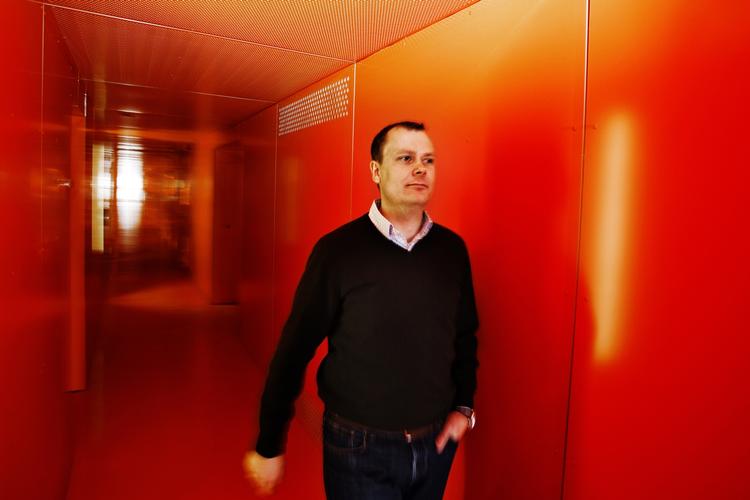 UTILFREDS. Lars Dueholm fra Liberal Alliance vender sig mod Københavns Kommunes dyre løsninger af byens parkeringsproblemer. 