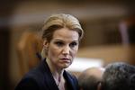 Maskine. Helle Thorning-Schmidt skal arbejde med sin tendens til at lyde skinger og indstuderet, mener retorikekspert. 