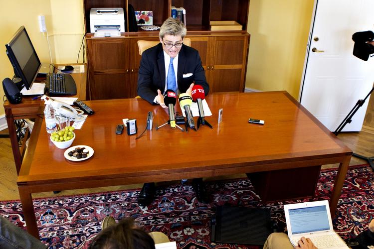 Søren Pind kunne ikke journalisterne på pressemødet svar på, hvad den konkrete sag handler om. 