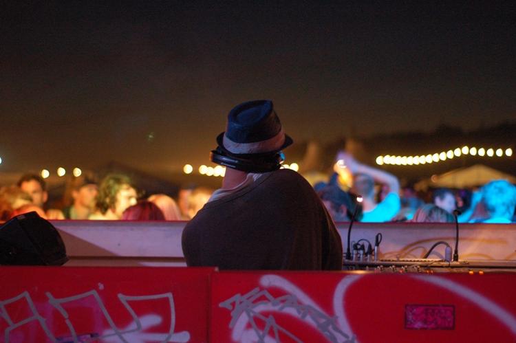 Slut. En æra med vilde dansefester i campingområdet er nu omme. Promilleservice er ikke længere velkomen på Roskilde Festival. 