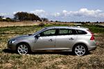 Profil. Volvo V60's på én gang opadstræbende og kuperede linjer koster både udsyn og bagageplads. 