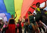Markering. Den amerikanske Gay and Lesbian Pride Month blev indført af Bill Clinton i 2000. 
