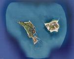 Fugleperspektiv. Helgoland (tv) og den mindre nabo-ø Dynen i Nordsøen syd for blandt andet Rømø og Fanø. I dag stemmer indbyggerne om, hvorvidt man skal genetabelere en sandbanke, der forbinder de to øer. Målet er at øge turismen og skabe plads til flere hoteller og sandstrande. 