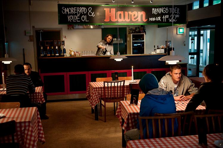 Som i gamle dage. 1975 fik Carlsbergs ansatte et sted til fritiden, men desværre minder maden i Haven stadig om kantinemad lavet efter devisen 'alt godt fra plastikspand'.  Foto: Martin  Slottemo Lyngstad 