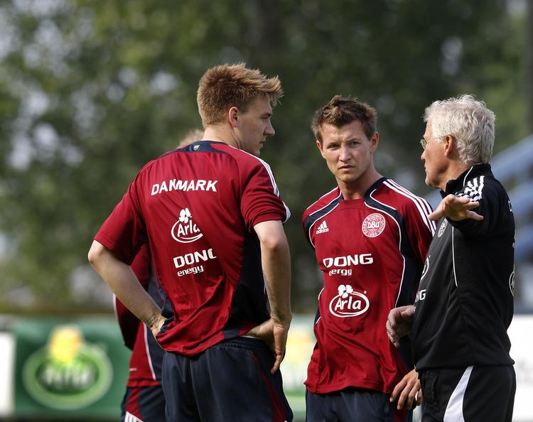 rådgivning. Situationerne er forskellige for landstræner Morten Olsens to angribere, Mads Junker og Nicklas Bendtner. 