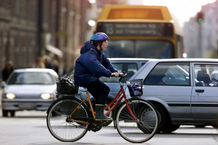 TRAFIKALT. Cyklister beklager rådhusets beslutning om at skaffe flere p-pladser til byens biler. Den strider mod de politiske løfter om at skabe verdens bedste cykelby, advarer Cyklistforbundet. 