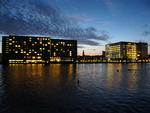 Grænsebryder. Nykredits hovedsæde på Kalvebod Brygge i København. Nykredit Bank er en af de 15, som overtræder en eller to af Finanstilsynets grænseværdier. 