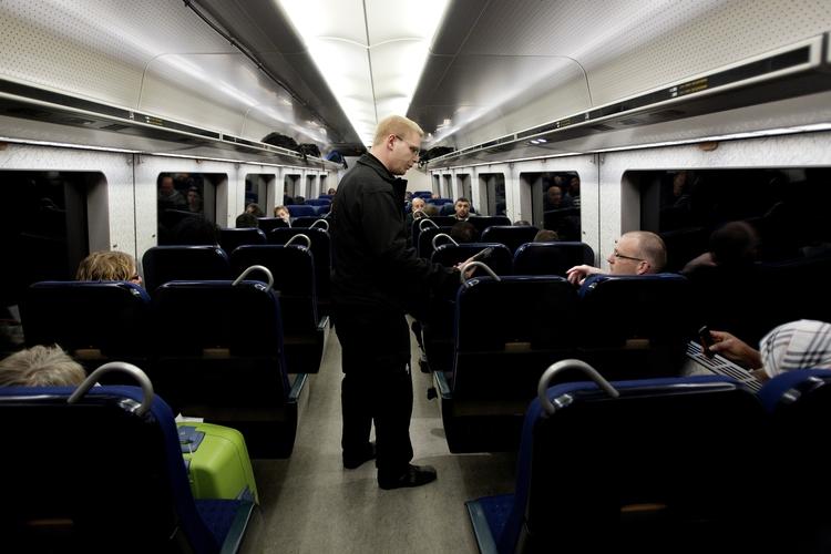 Forbedring. Opsplitningen af DSBFirst betyder, at pendlerne er garanteret fortsat togdrift over Øresund - endda med bedre forhold for de rejsende. 